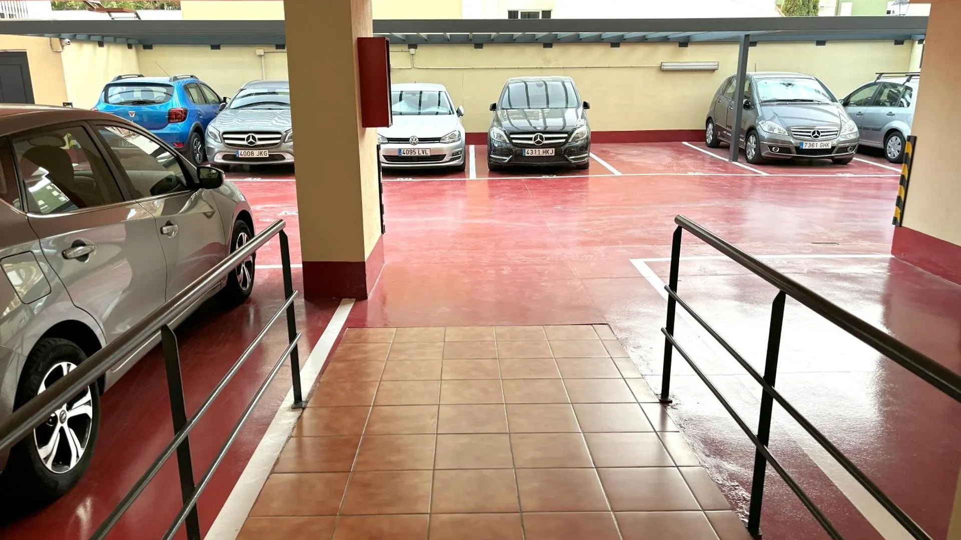 Evans Realty Bf Parking & Piscina & Terraza Fuengirola Appartement