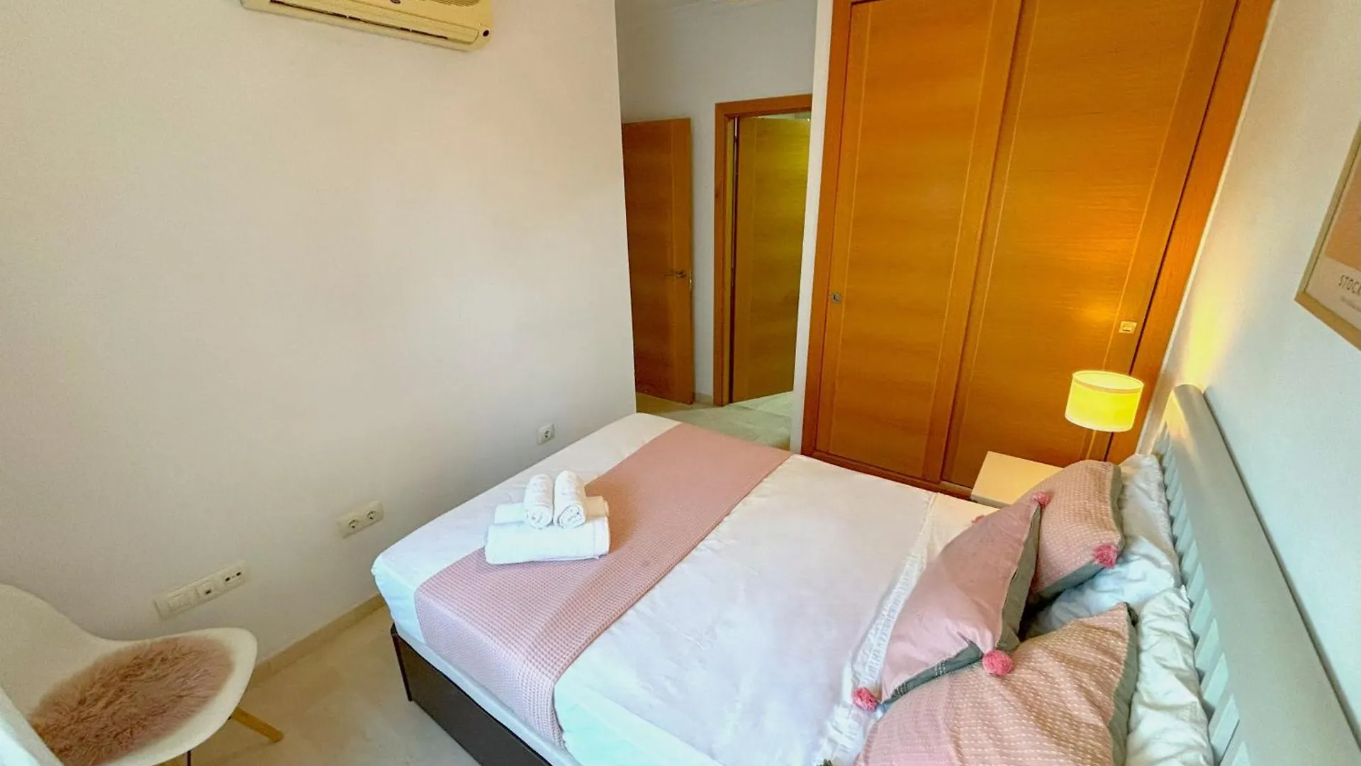 Evans Realty Bf Parking & Piscina & Terraza Fuengirola 0*,  Ισπανία